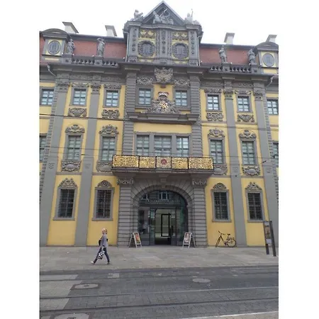 Leopoldstrasse Apartment